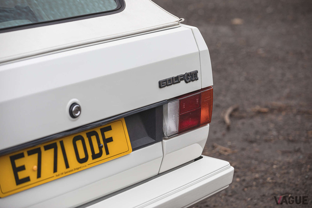1万1475ポンド（邦貨換算約175万円）で落札されたVW「ゴルフGTIカブリオレ」（C）Silverstone Auctions Limited 2021