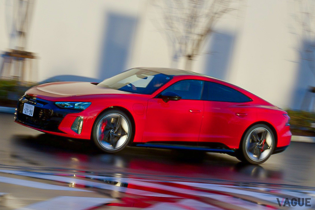 0-100km／h加速は3.3秒