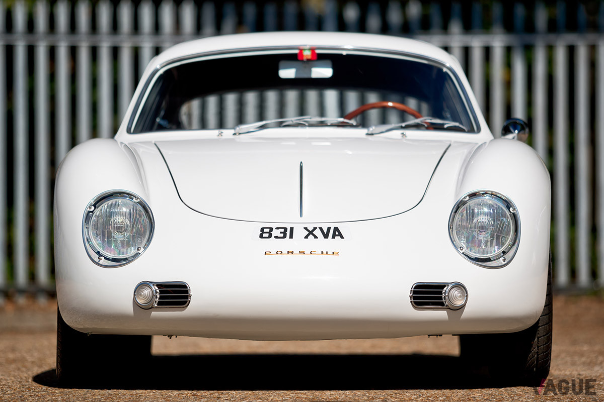 42万6875ポンド（邦貨換算約6544万円）で落札されたポルシェ「356カレラ・ザガート・クーペ“サンクション・ロスト”」（C）2021 Courtesy of RM Sotheby's