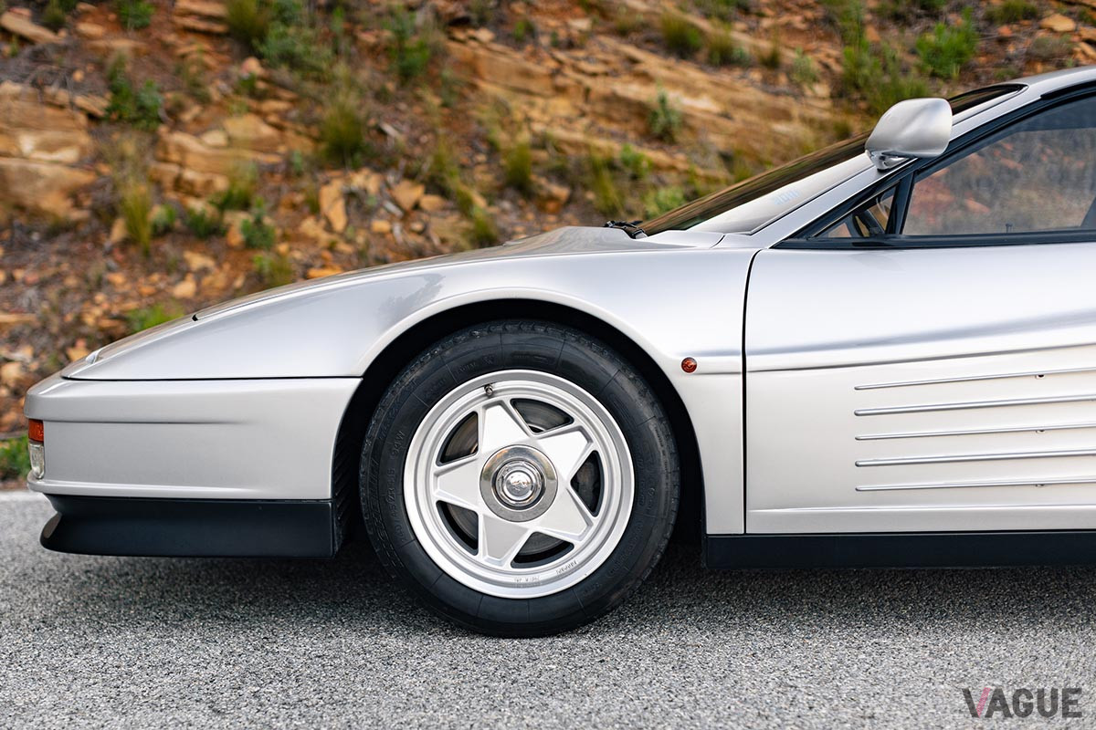 28万6250ユーロ（約3700万円）で落札された1986年型フェラーリ「テスタロッサ」（C）2021 Courtesy of RM Sotheby's