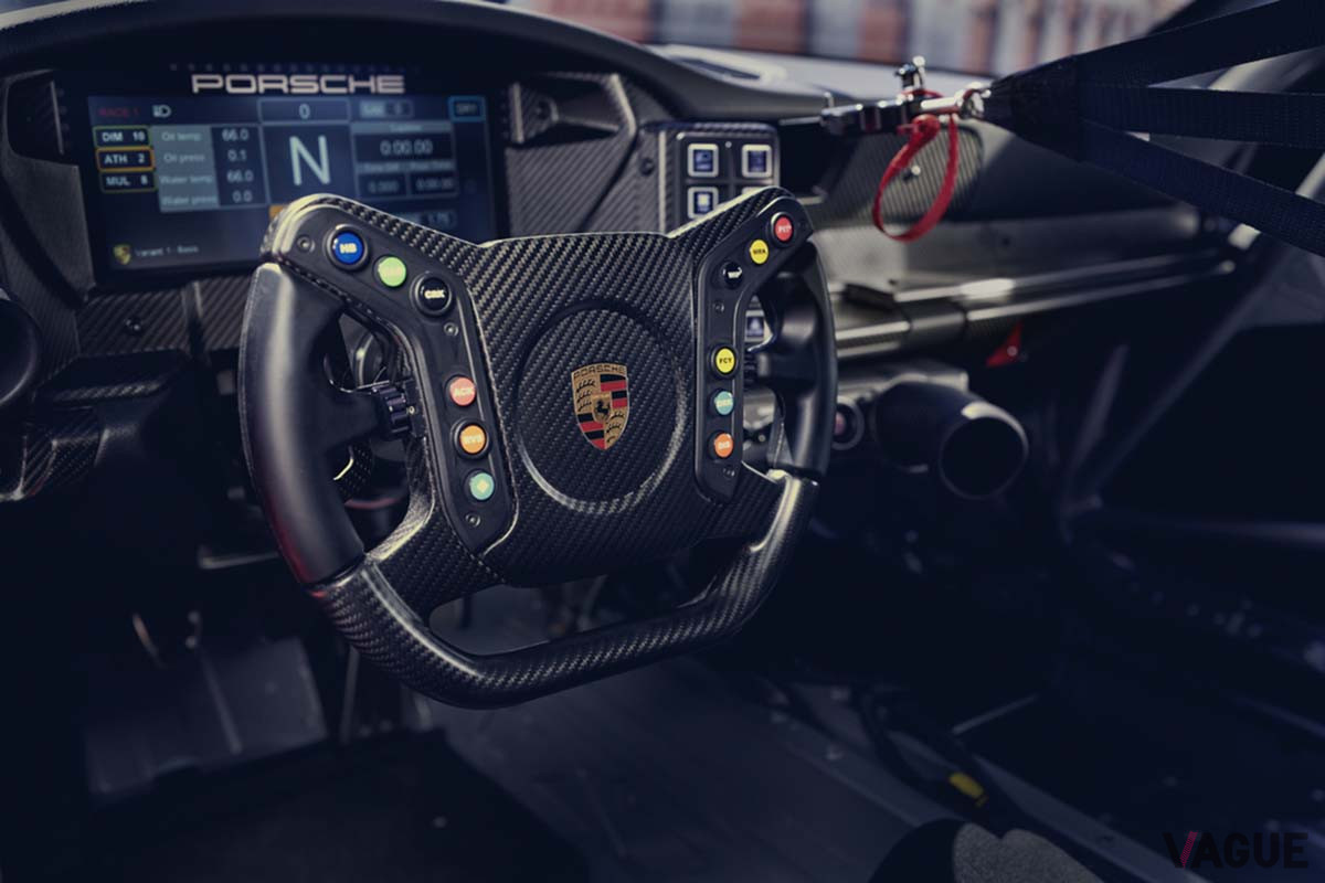 ポルシェ新型「911GT3カップ」のインテリア