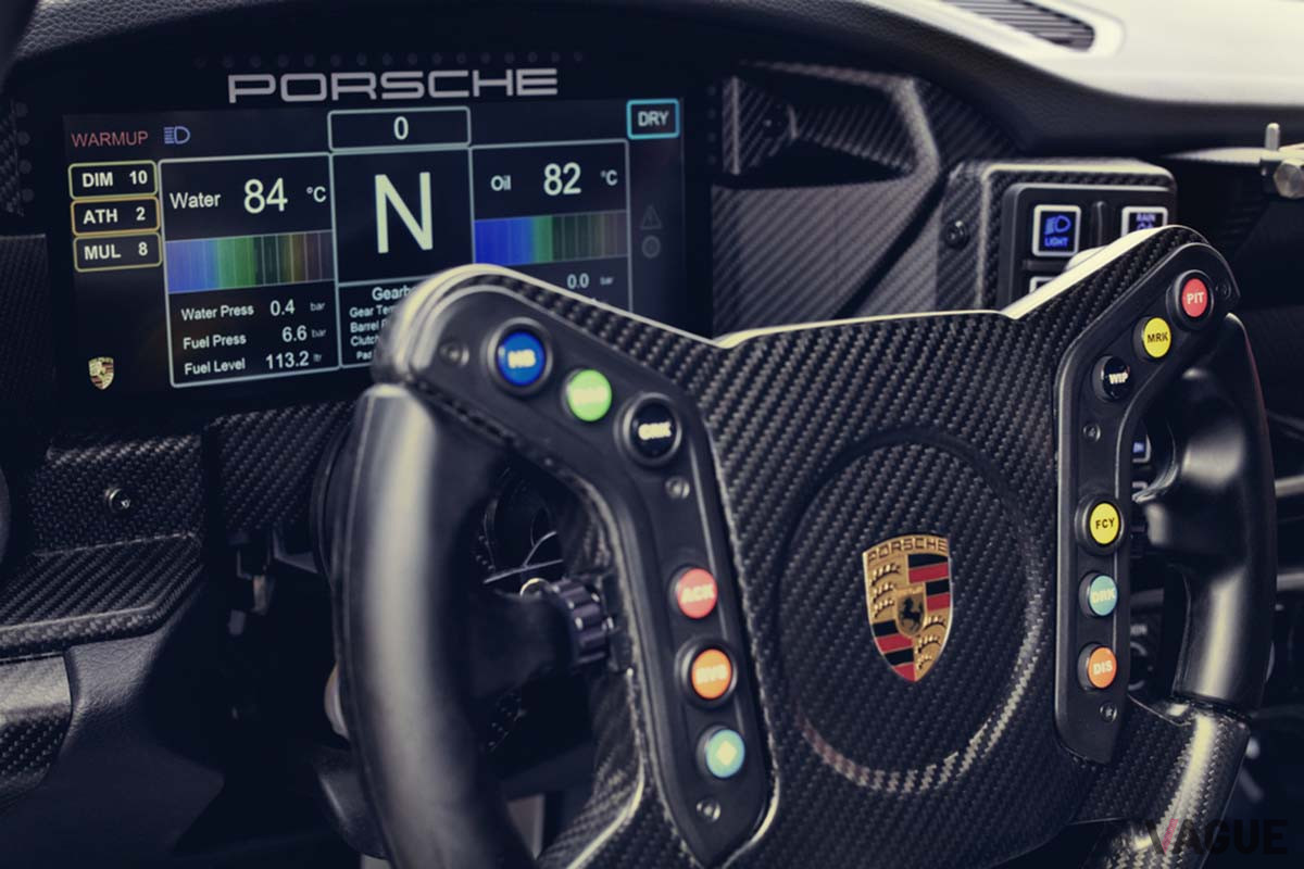 ポルシェ新型「911GT3カップ」のインパネ