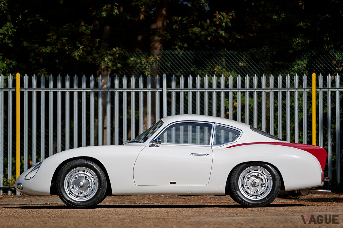 42万6875ポンド（邦貨換算約6544万円）で落札されたポルシェ「356カレラ・ザガート・クーペ“サンクション・ロスト”」（C）2021 Courtesy of RM Sotheby's