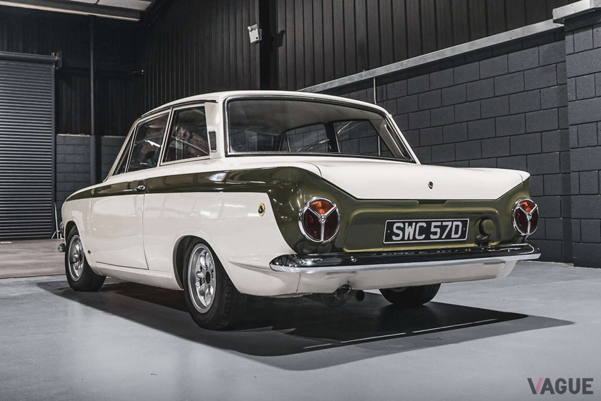 6万3000ポンド（邦貨換算約963万円）で落札されたフォード「コーティナ・ロータスMk1」（C）Silverstone Auctions Limited 2021