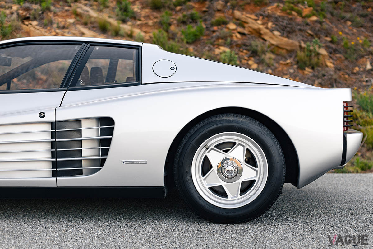 28万6250ユーロ（約3700万円）で落札された1986年型フェラーリ「テスタロッサ」（C）2021 Courtesy of RM Sotheby's