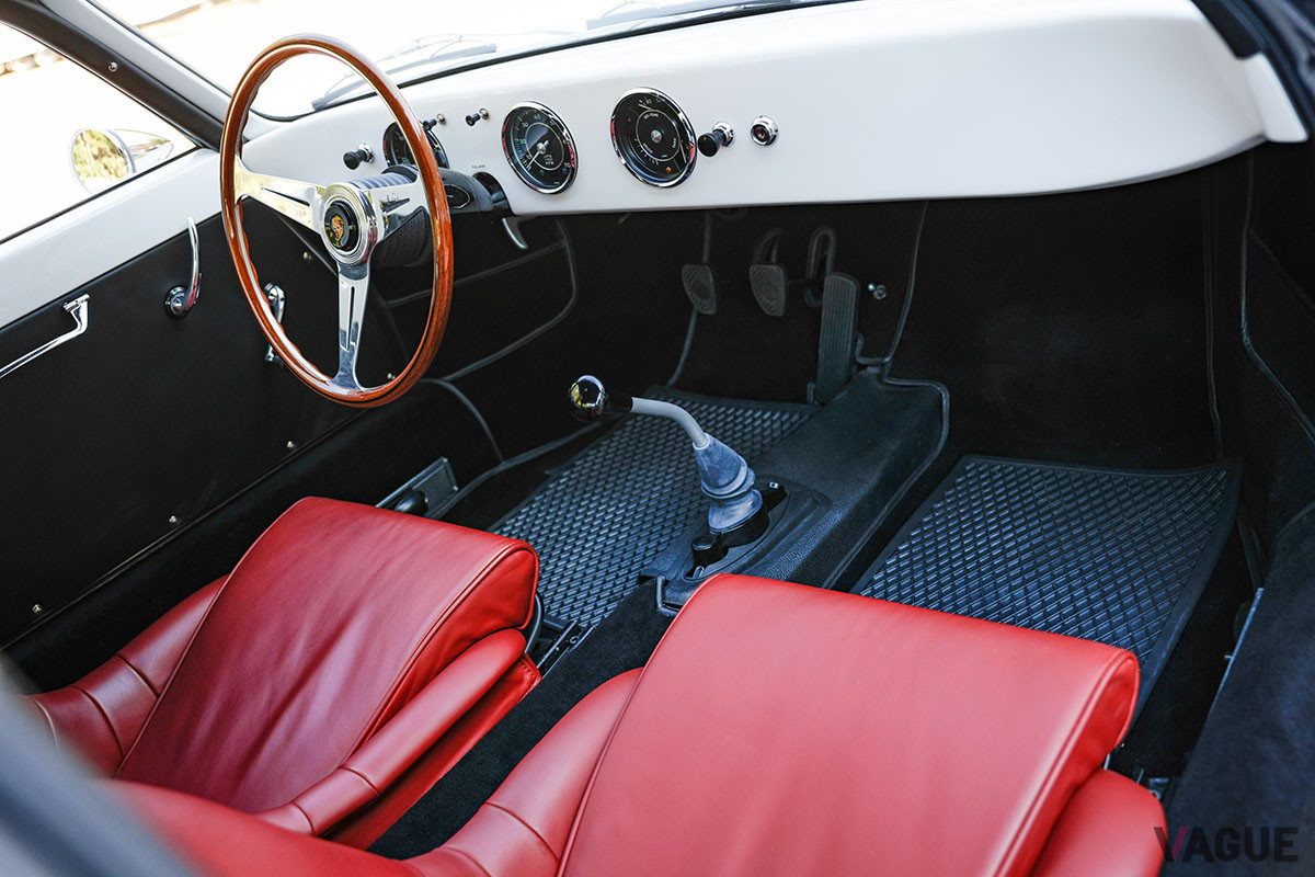 42万6875ポンド（邦貨換算約6544万円）で落札されたポルシェ「356カレラ・ザガート・クーペ“サンクション・ロスト”」（C）2021 Courtesy of RM Sotheby's