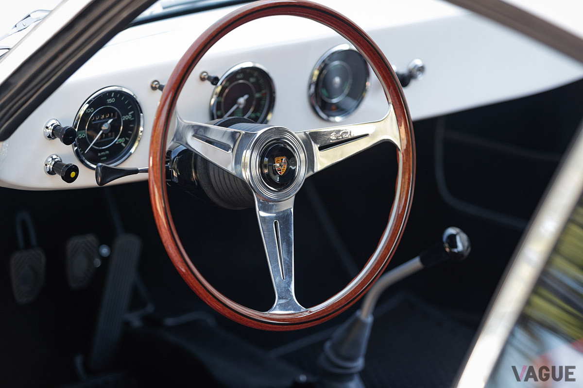 42万6875ポンド（邦貨換算約6544万円）で落札されたポルシェ「356カレラ・ザガート・クーペ“サンクション・ロスト”」（C）2021 Courtesy of RM Sotheby's