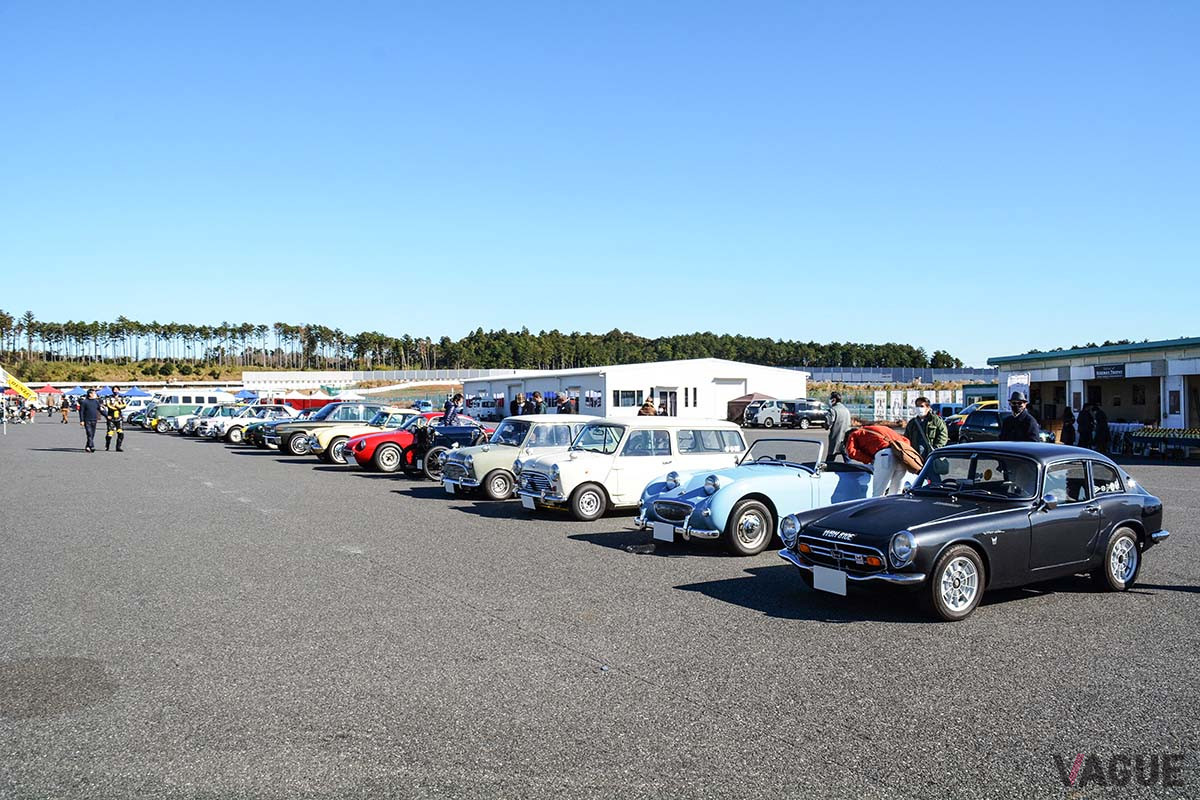 クラシックカーで会場に訪れたゲストは、パドックに愛車を駐車（展示）することができる