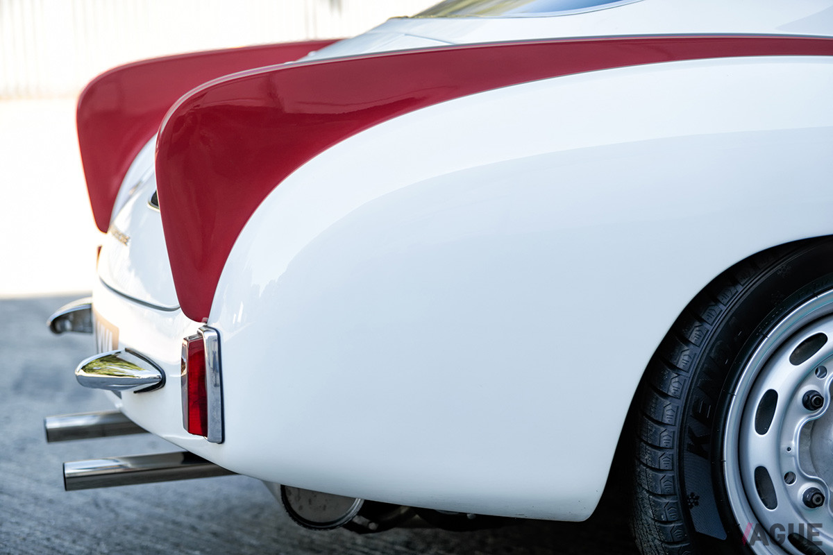 42万6875ポンド（邦貨換算約6544万円）で落札されたポルシェ「356カレラ・ザガート・クーペ“サンクション・ロスト”」（C）2021 Courtesy of RM Sotheby's