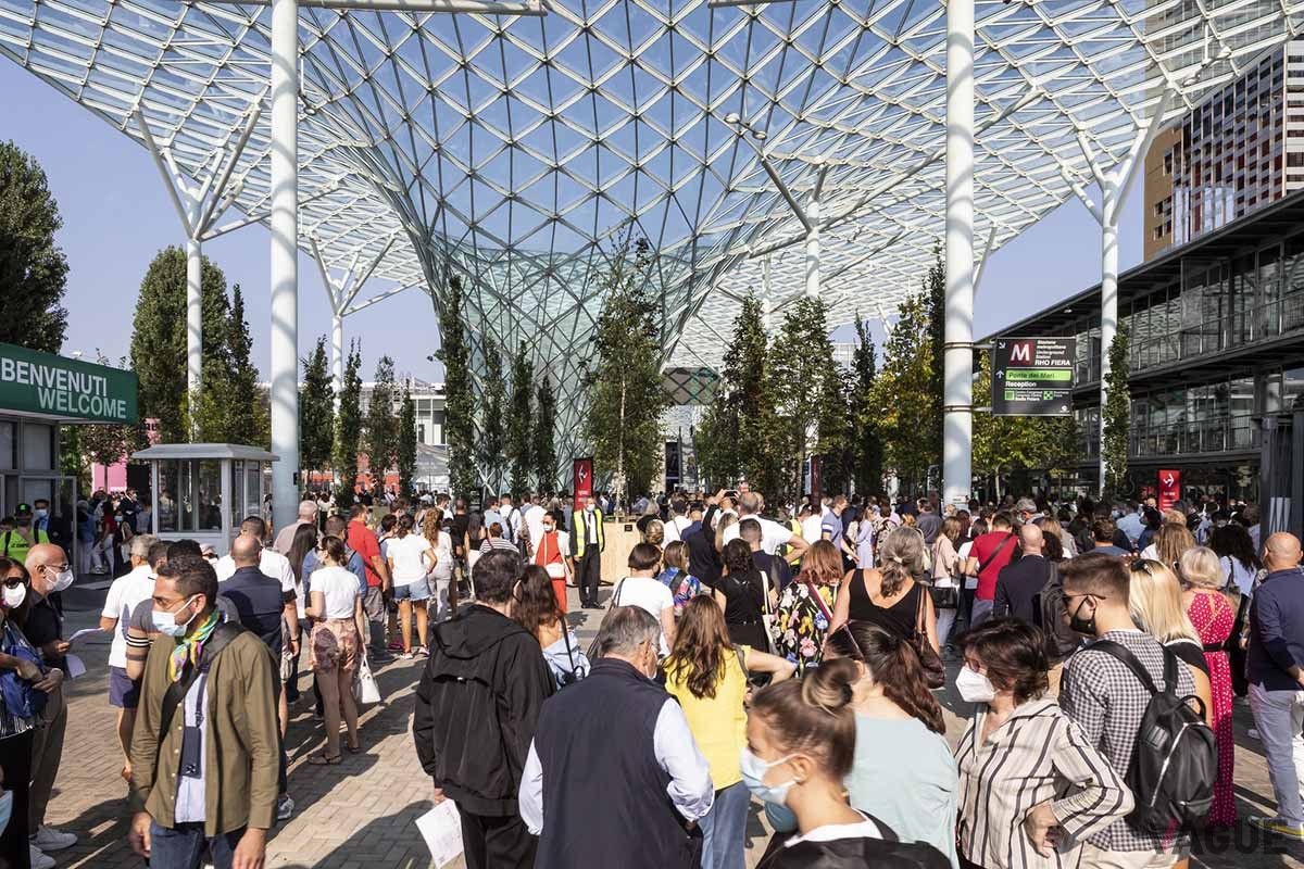 ミラノサローネ／スーパーサローネのRHO（ロー）会場入り口風景　ミラノサローネ（C）Andrea Mariani