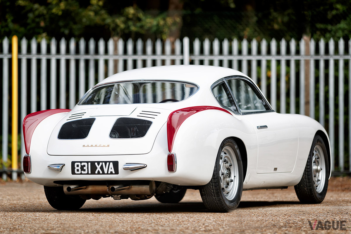 42万6875ポンド（邦貨換算約6544万円）で落札されたポルシェ「356カレラ・ザガート・クーペ“サンクション・ロスト”」（C）2021 Courtesy of RM Sotheby's