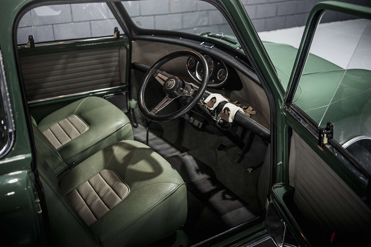 5万4000ポンド（邦貨換算約825万円）で落札されたミニ「クーパー1275 S」（C）Silverstone Auctions Limited 2021