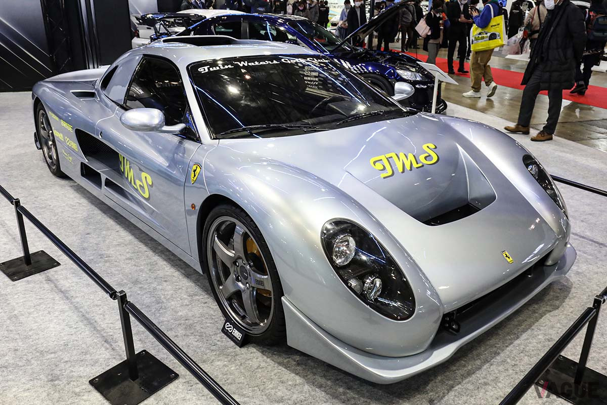 フレームは鋼管スペースフレームをそのままに、レーシングシルエットの専用カウルを設計して装着