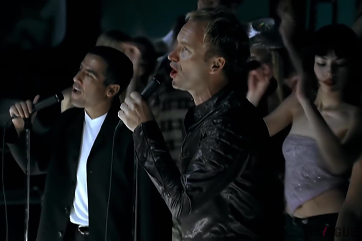 シェブ・マミ（左）とSTING（右）のデュエットシーン（C）YouTube（Sting）