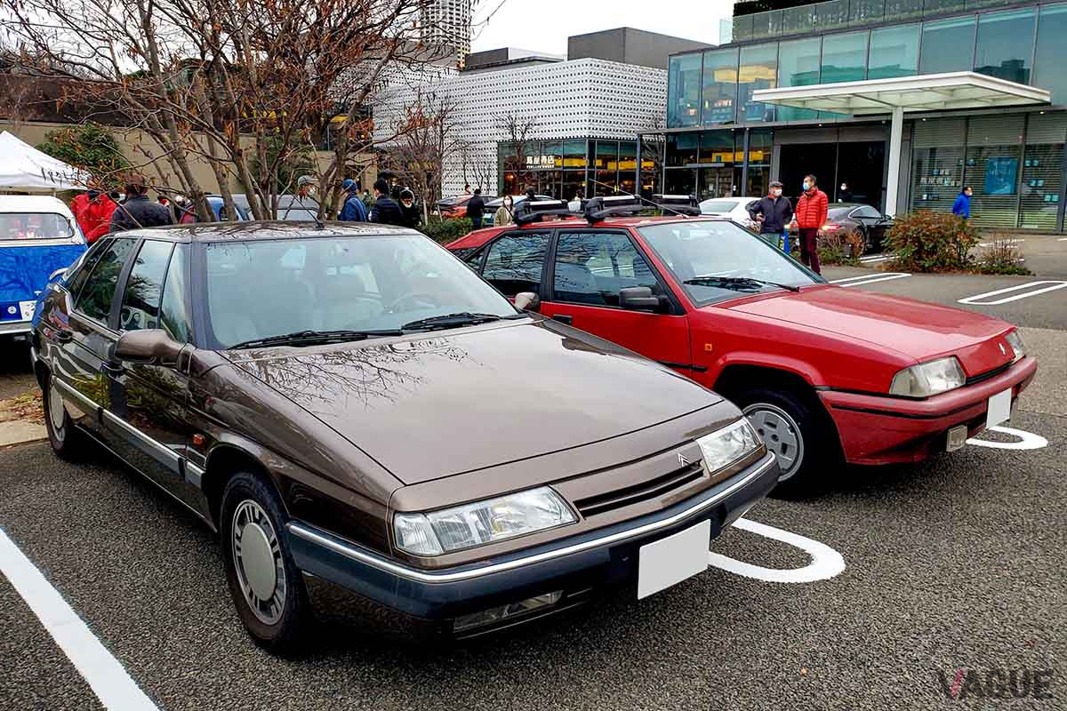 ベルトーネのデザインした「XM」と「BX」が並ぶ