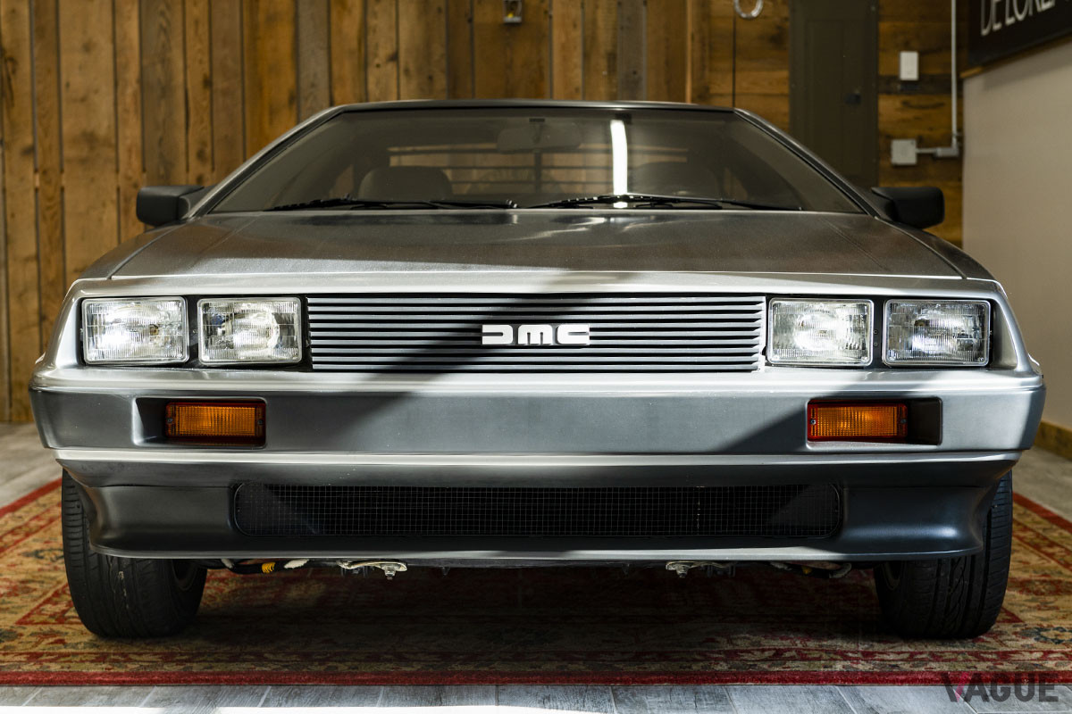 12万3200ドル（邦貨換算約1420万円）で落札されたデロリアン「DMC-12」（C）2021 Courtesy of RM Sotheby's