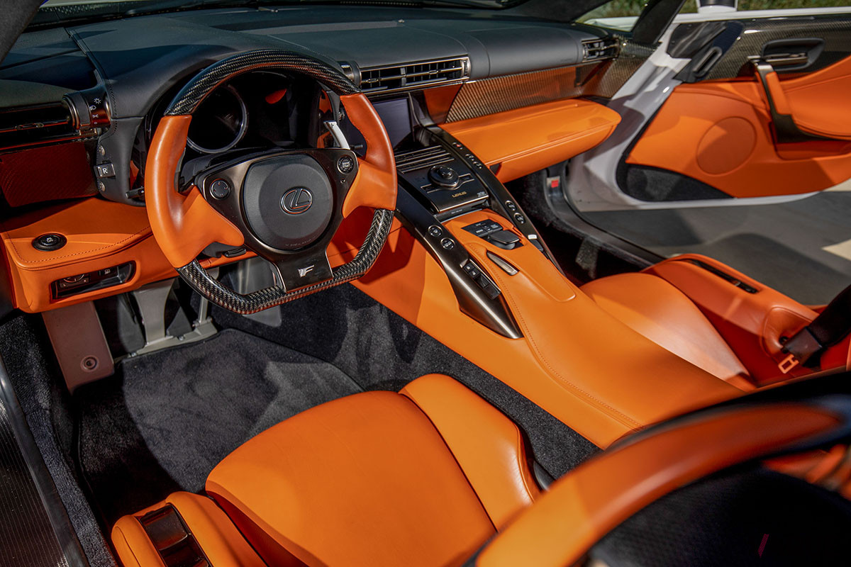 80万8000ドル（邦貨換算約9300万円）で落札されたレクサス「LFA」（C）2021 Courtesy of RM Sotheby's