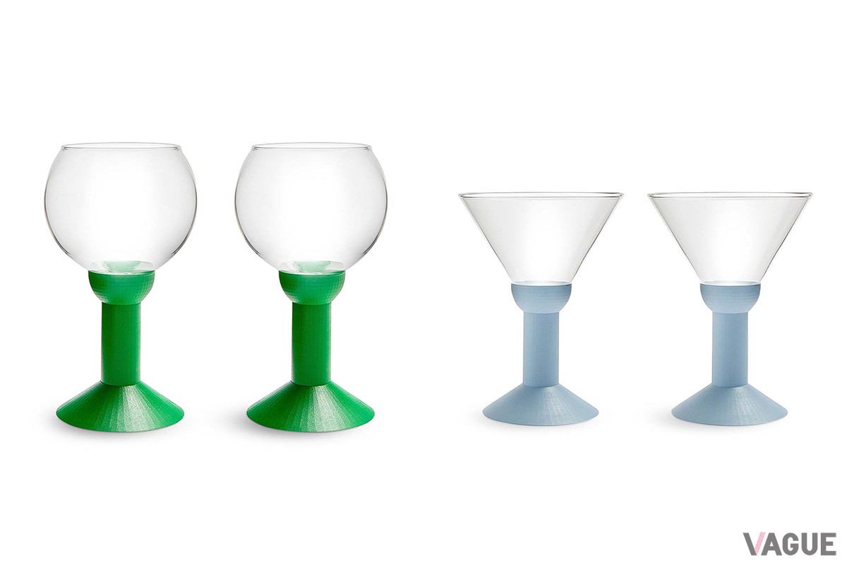 左は「Oktett ワイングラス」（2個セット）、右は「Oktett マティーニグラス」（2個セット）。「Bodum for MoMA」らしいフォトジェニックなデザインで、日常からパーティシーンまで彩る