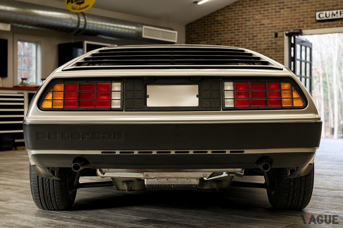 12万3200ドル（邦貨換算約1420万円）で落札されたデロリアン「DMC-12」（C）2021 Courtesy of RM Sotheby's