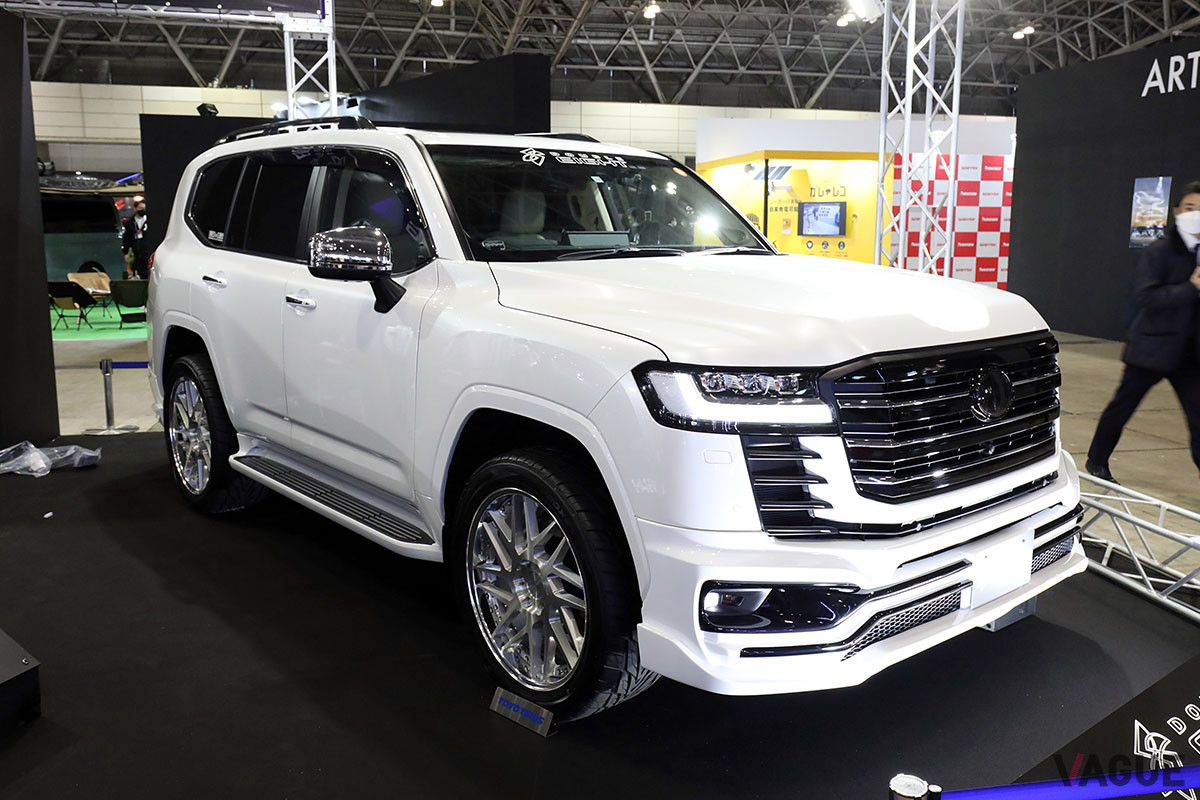 GMG／DOUBLE EIGHT「LAND CRUISER 300」
