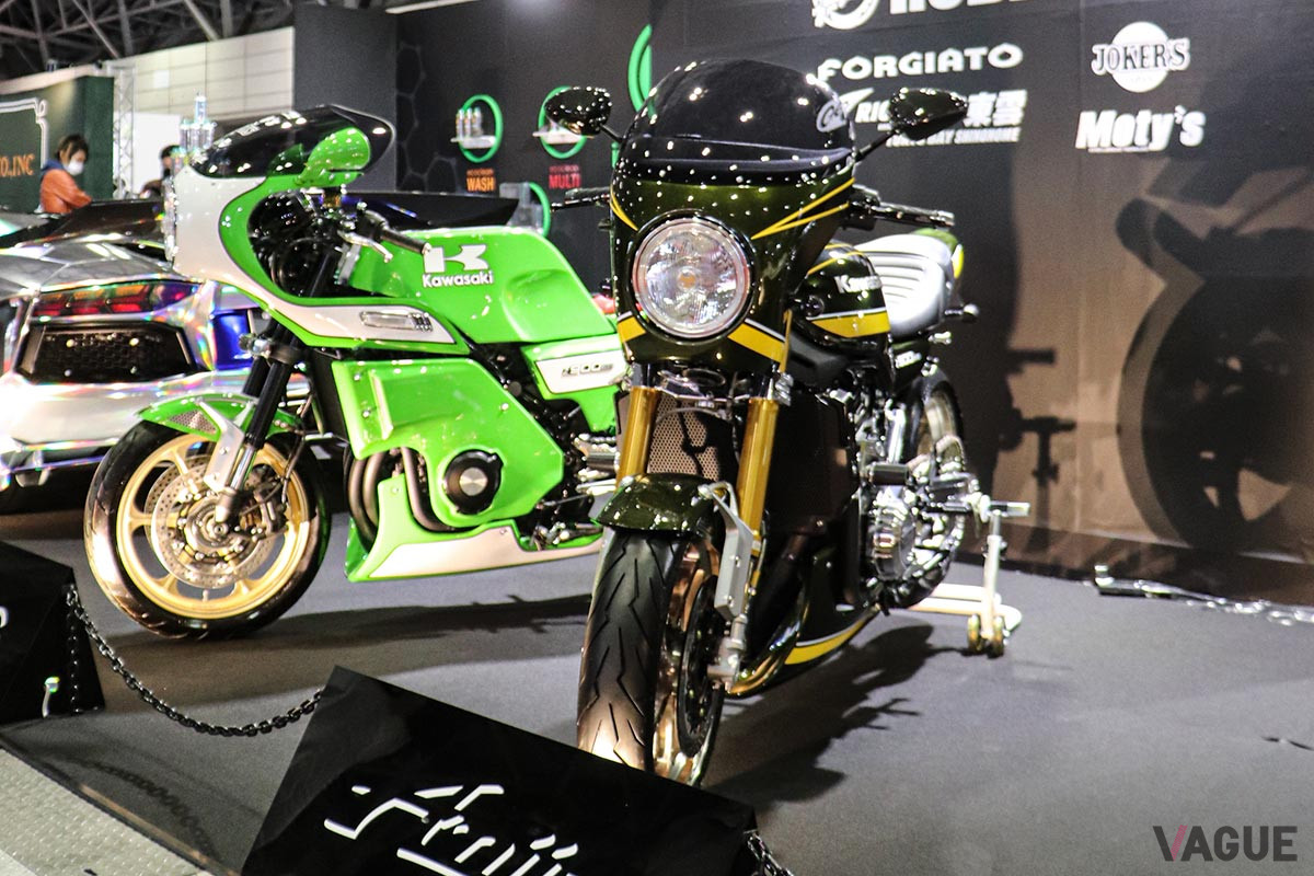 ビキニカウルを装着させて、どことなく昭和レトロな雰囲気を持つスポーツバイクとして仕上げた「Z900RS」