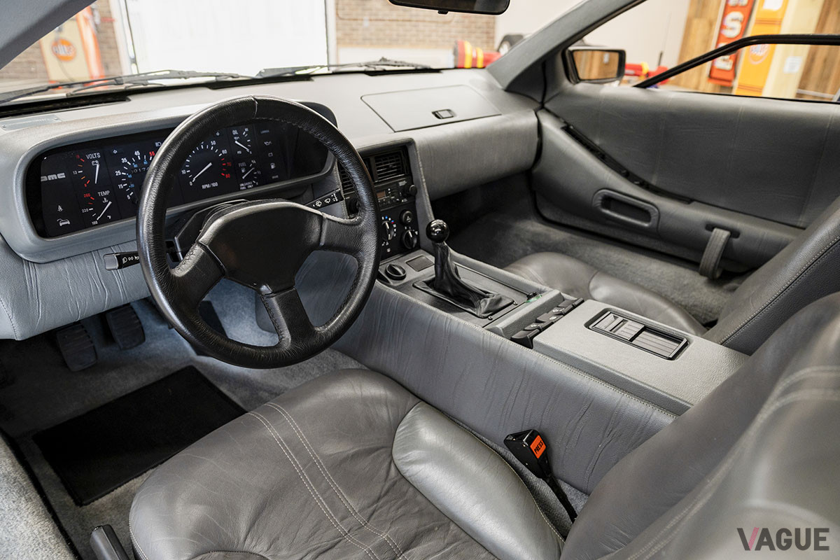 12万3200ドル（邦貨換算約1420万円）で落札されたデロリアン「DMC-12」（C）2021 Courtesy of RM Sotheby's