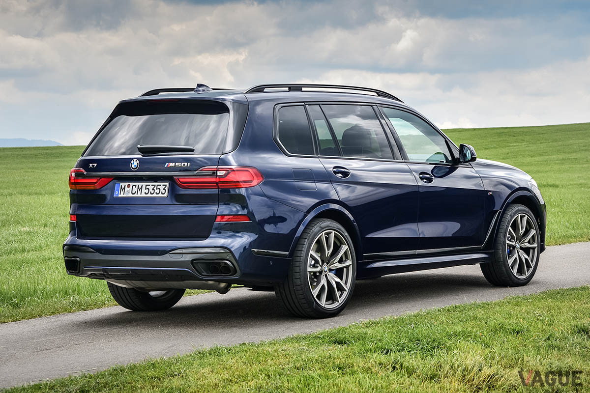 不具合を指摘されたBMW「X7 M50i」。BMWのフラッグシップSUVで、最高出力530psを発生させる4.4リッターV8エンジンを搭載。足回りにはエアサスペンションを装備している（C）BMW