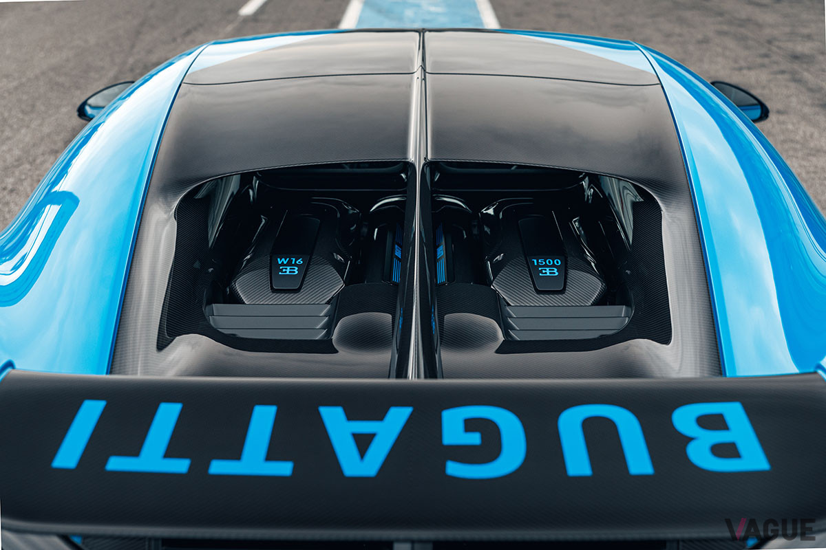 8リッターW16気筒クワッド（4基）ターボエンジンの最高出力は1500ps（C）Bugatti Automobiles SAS