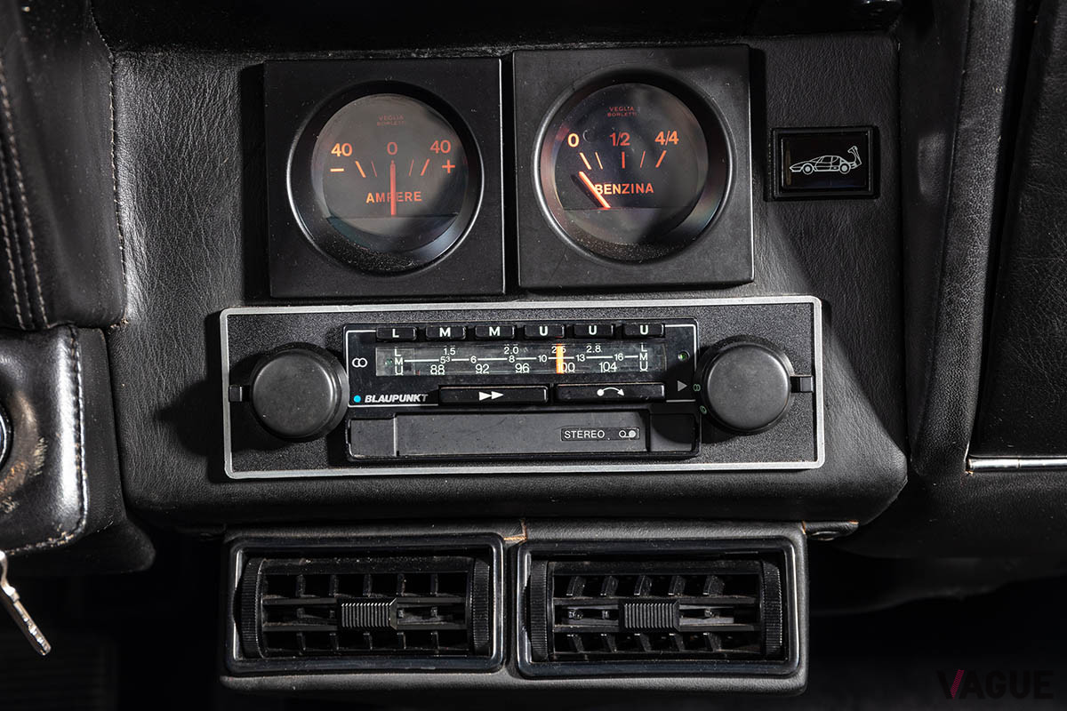 25万2500ユーロ（邦貨換算約3300万円）で落札されたフェラーリ「512BB」（C）2021 Courtesy of RM Sotheby's