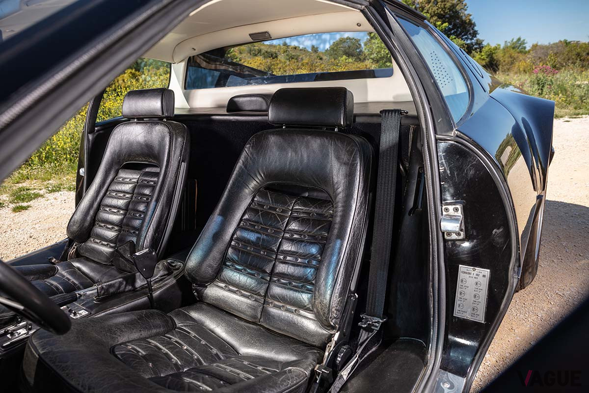 25万2500ユーロ（邦貨換算約3300万円）で落札されたフェラーリ「512BB」（C）2021 Courtesy of RM Sotheby's