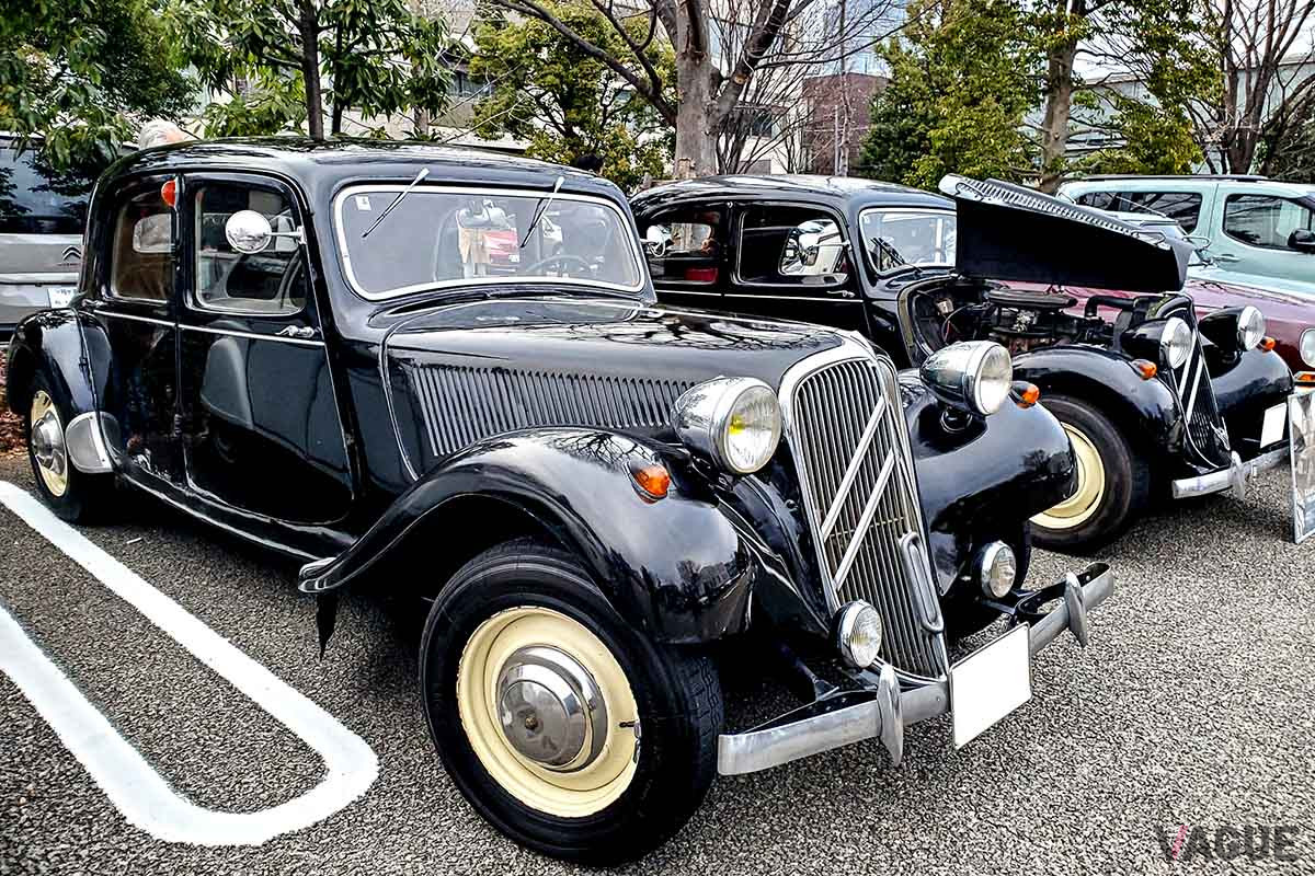 モーニングクルーズ最終日の最古参、2台の「トラクシオン・アヴァン」