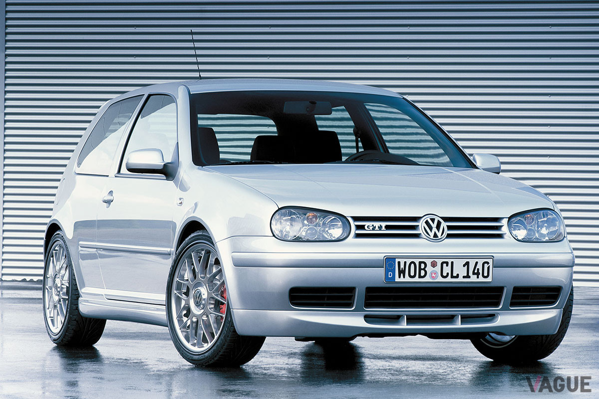 2002年に登場した「ゴルフGTI Mk4」。写真はGTI誕生25周年記念モデル
