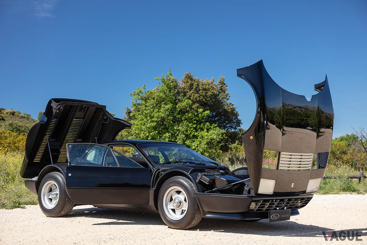 25万2500ユーロ（邦貨換算約3300万円）で落札されたフェラーリ「512BB」（C）2021 Courtesy of RM Sotheby's