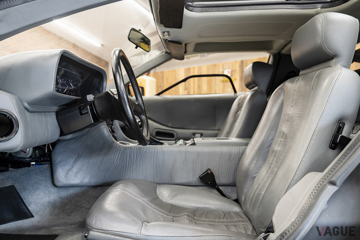 12万3200ドル（邦貨換算約1420万円）で落札されたデロリアン「DMC-12」（C）2021 Courtesy of RM Sotheby's