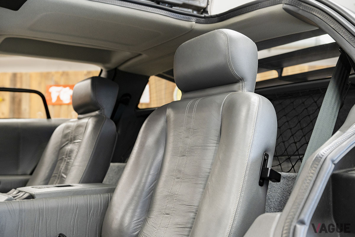 12万3200ドル（邦貨換算約1420万円）で落札されたデロリアン「DMC-12」（C）2021 Courtesy of RM Sotheby's