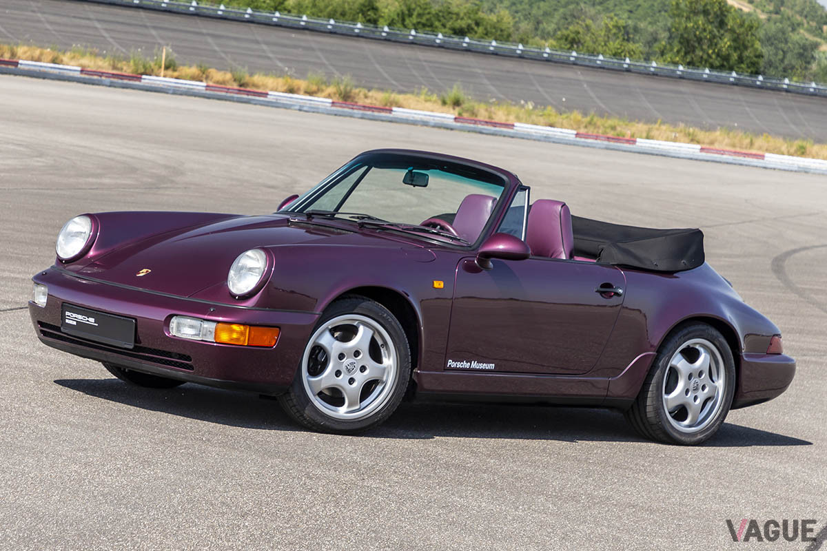 電動開閉ルーフのカブリオレモデルやタルガトップモデルがある。1992年以降はカブリオレモデルにターボルックが追加された（C）Porsche AG