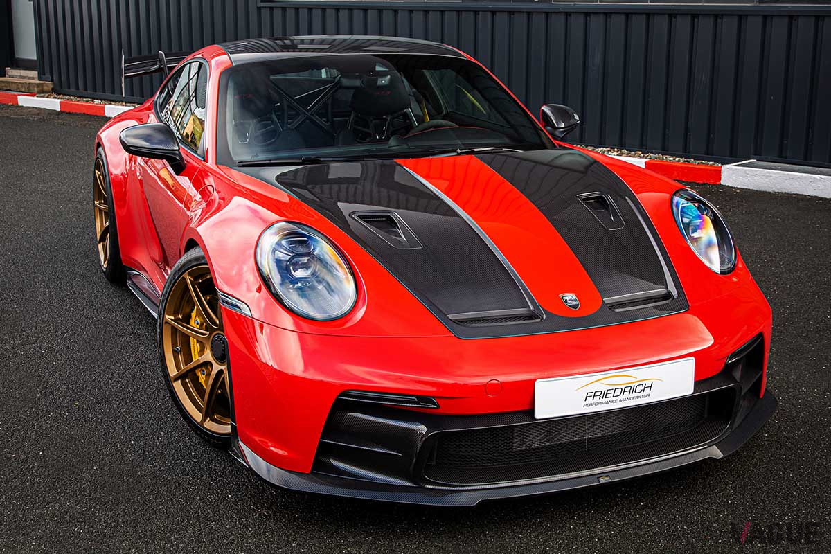 フリードリッヒ・パフォーマンスのエアロパーツを装着したポルシェ「911GT3」