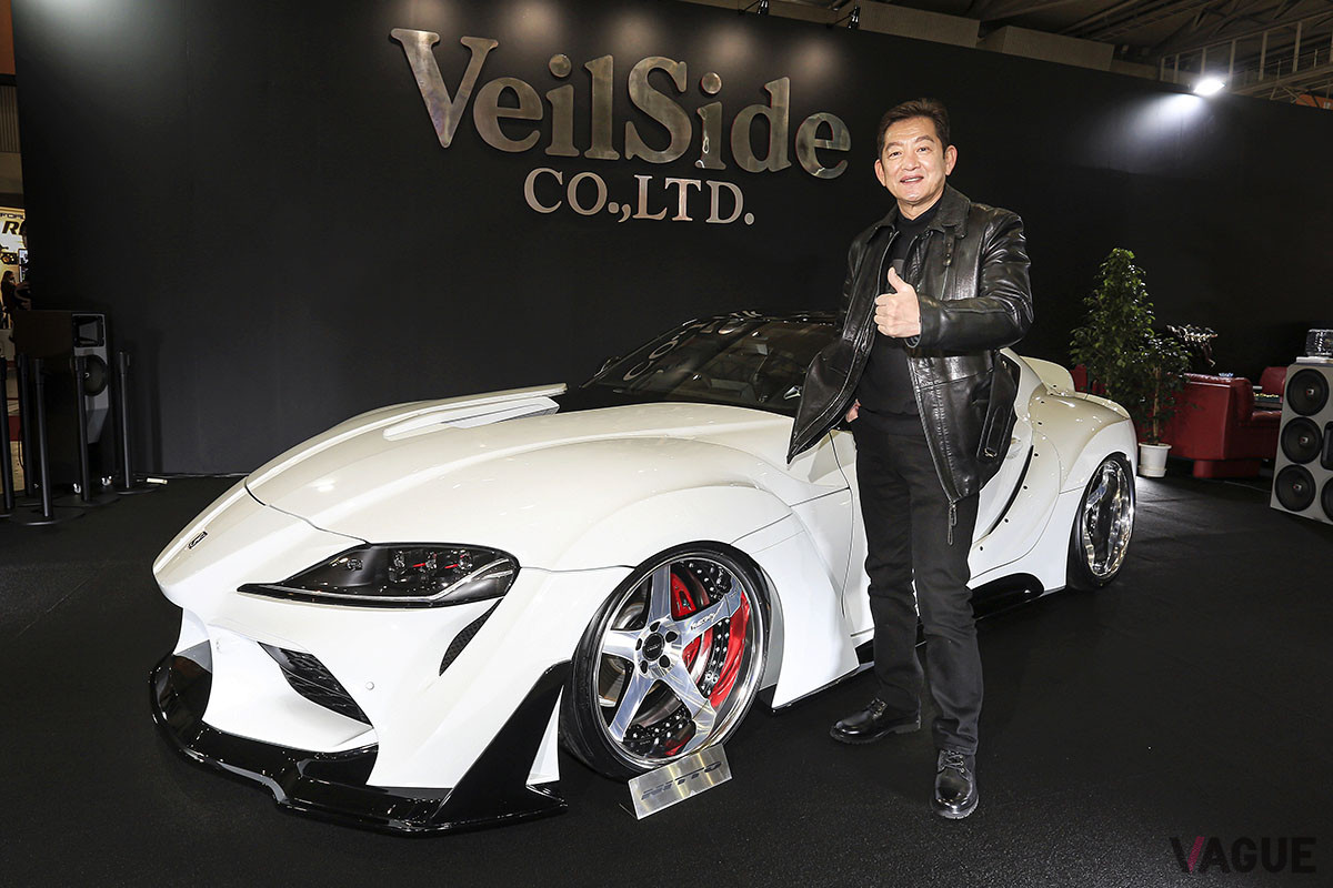 新型スープラ「ヴェイルサイドVFS90R」と、ヴェイルサイド代表の横幕氏
