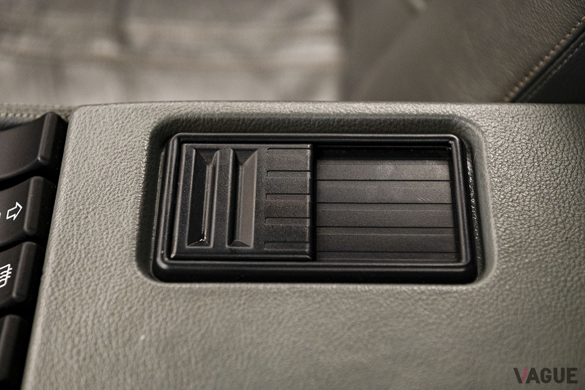 12万3200ドル（邦貨換算約1420万円）で落札されたデロリアン「DMC-12」（C）2021 Courtesy of RM Sotheby's