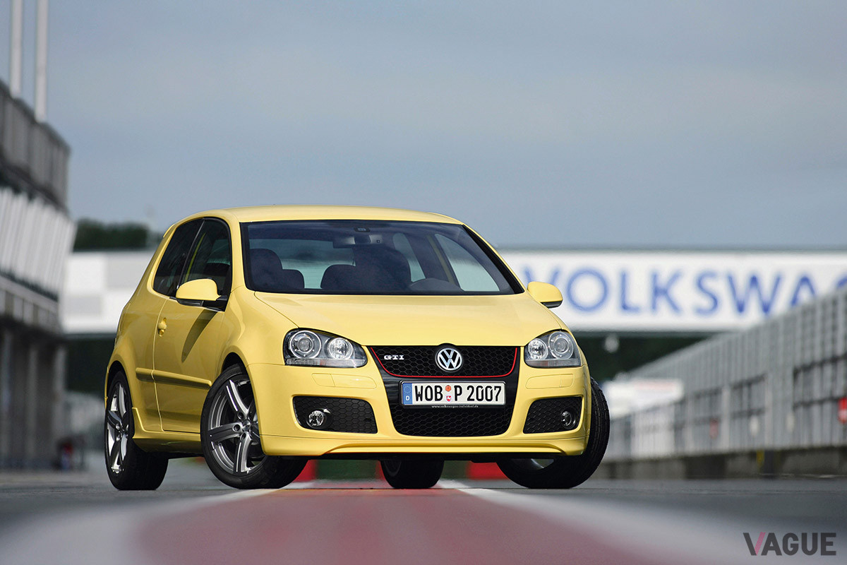 2003年のフランクフルトモーターショーにおいてワールド・プレミアした「ゴルフGTI Mk5」