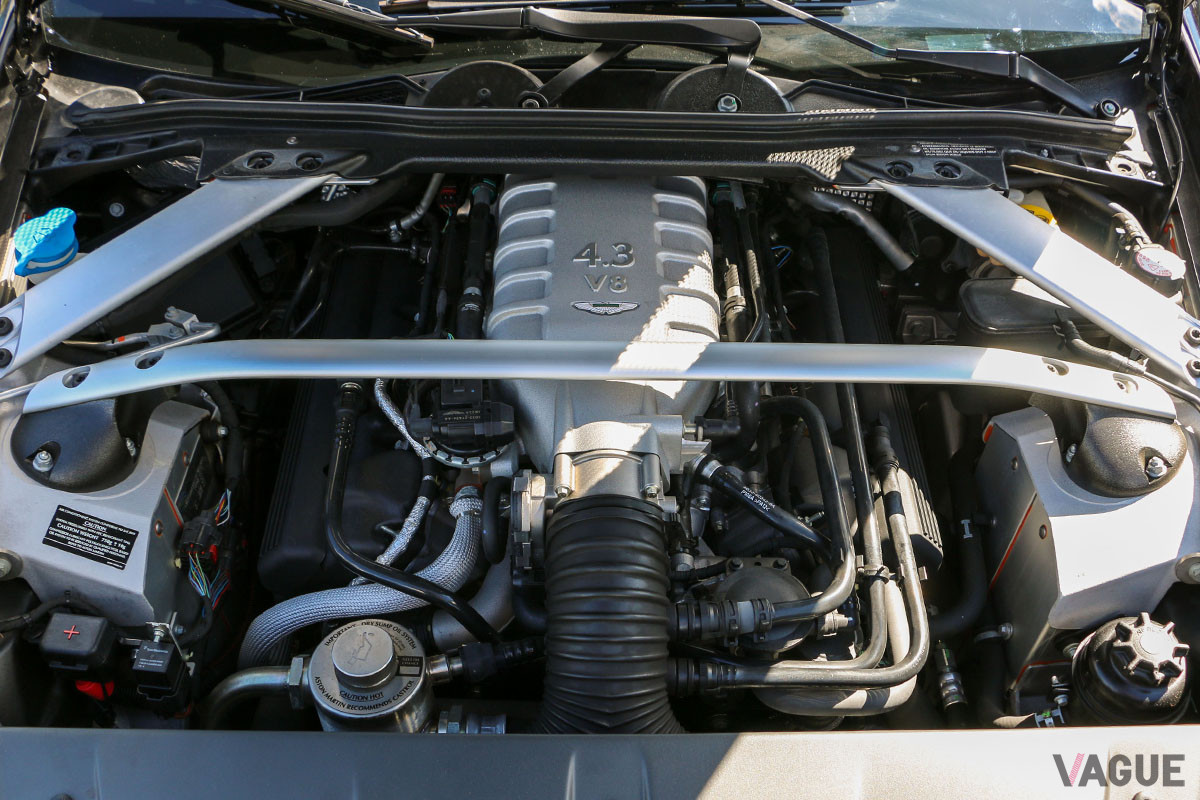 7万5000ドル（邦貨換算約860万円）で継続販売中のアストンマーティン「V8ヴァンテージ」（C）2021 Courtesy of RM Sotheby's