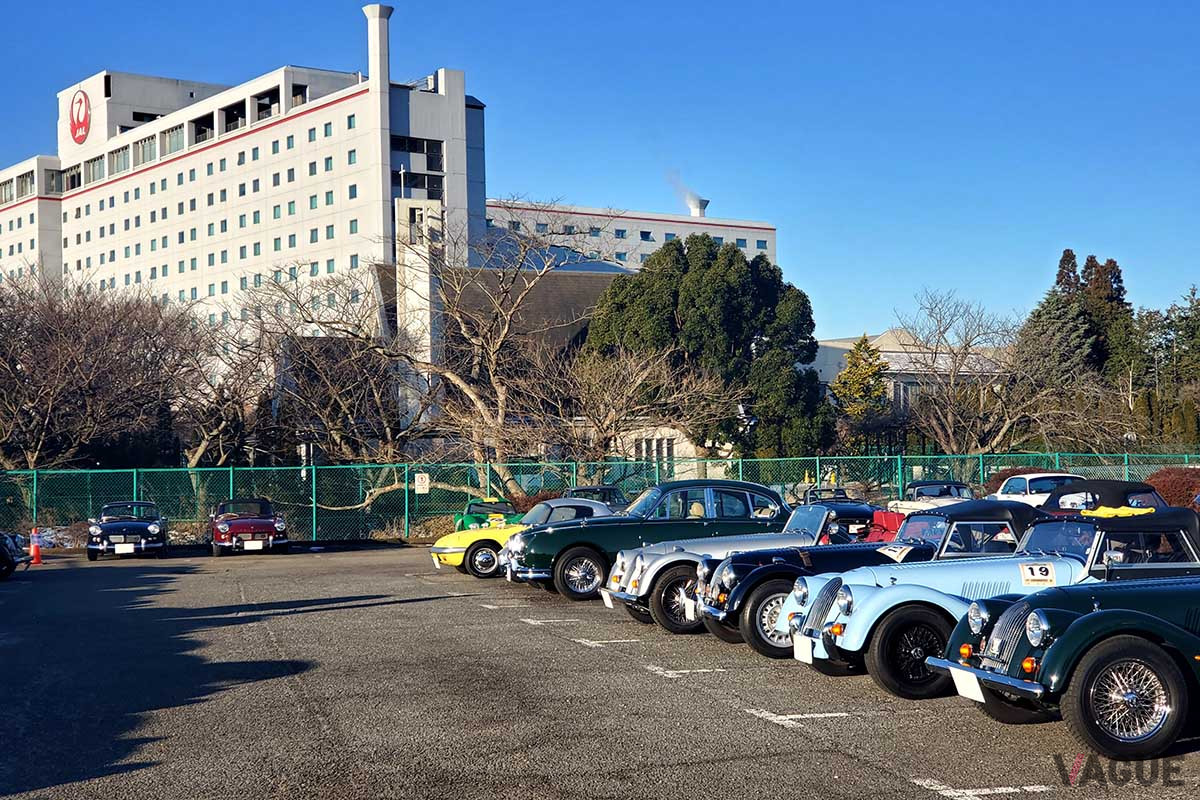 ラリー当日の朝、ホテル日航成田に集まってきたエントリー車両たち