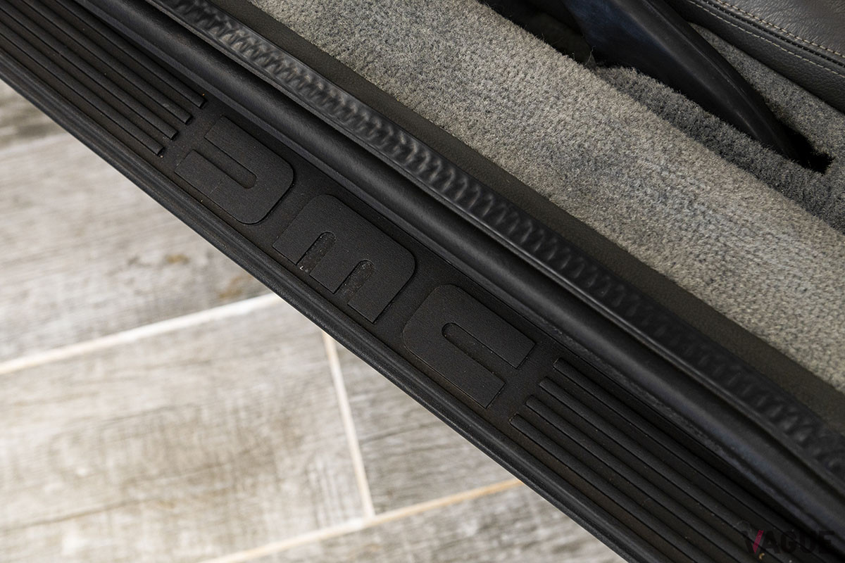 12万3200ドル（邦貨換算約1420万円）で落札されたデロリアン「DMC-12」（C）2021 Courtesy of RM Sotheby's