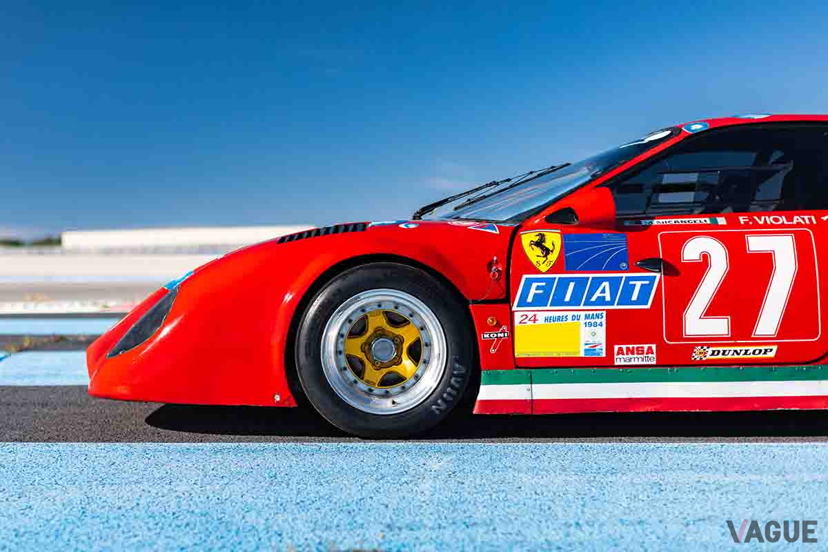 197万3750ユーロ（邦貨換算約2億5900万円）で落札されたフェラーリ「512BB／LM」（C）2021 Courtesy of RM Sotheby's