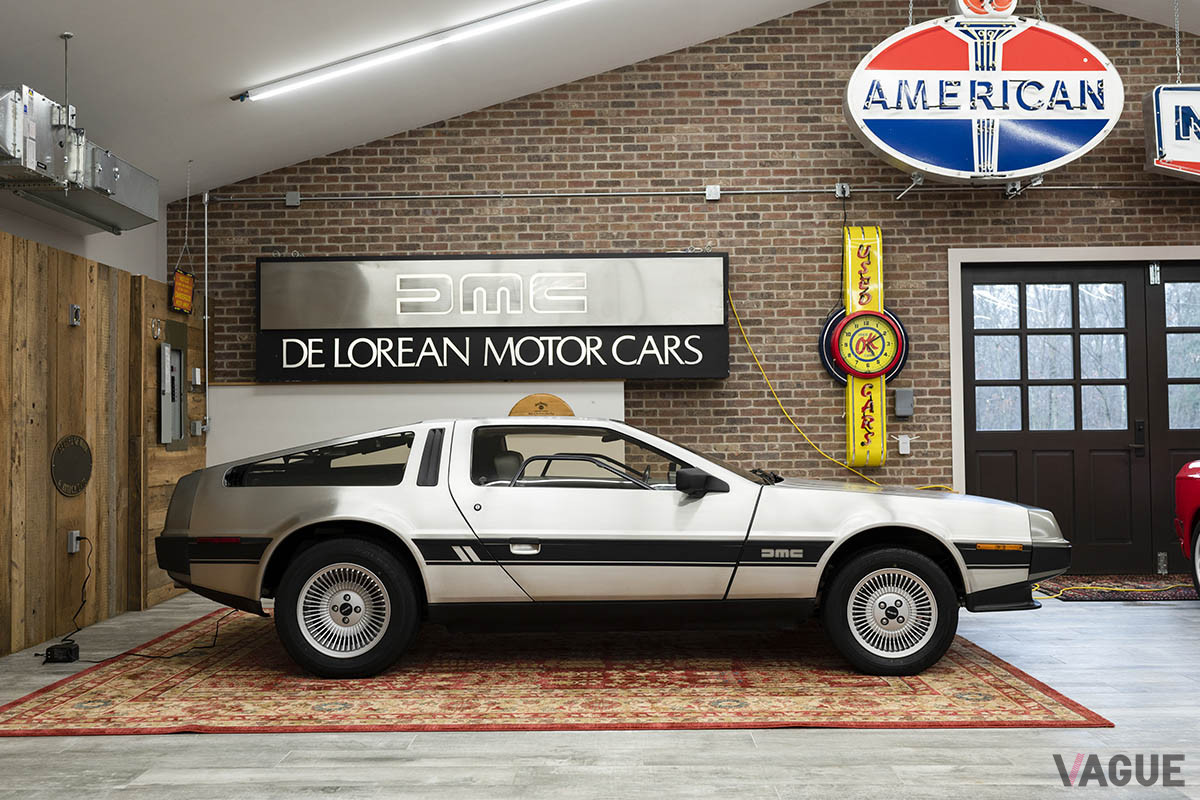 12万3200ドル（邦貨換算約1420万円）で落札されたデロリアン「DMC-12」（C）2021 Courtesy of RM Sotheby's