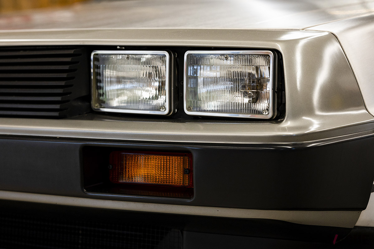 12万3200ドル（邦貨換算約1420万円）で落札されたデロリアン「DMC-12」（C）2021 Courtesy of RM Sotheby's