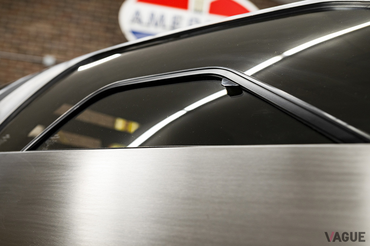 12万3200ドル（邦貨換算約1420万円）で落札されたデロリアン「DMC-12」（C）2021 Courtesy of RM Sotheby's