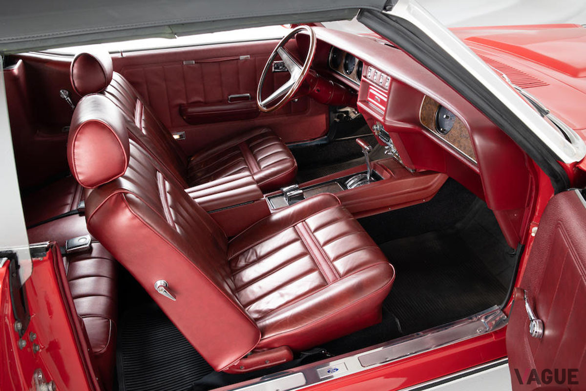 およそ5000万円で落札されたマーキュリー「クーガーXR-7コンバーチブル」（C）Bonhams 2001-2020