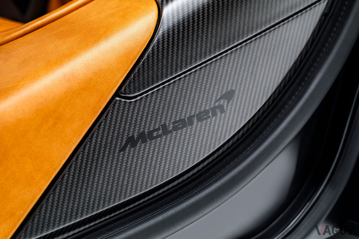 2020年に納車されたばかりのマクラーレン「スピードテール」。新車価格の175万ポンド（約2億4900万円）より高い落札価格になるかに注目が集まる（C）2020 RM Sotheby's