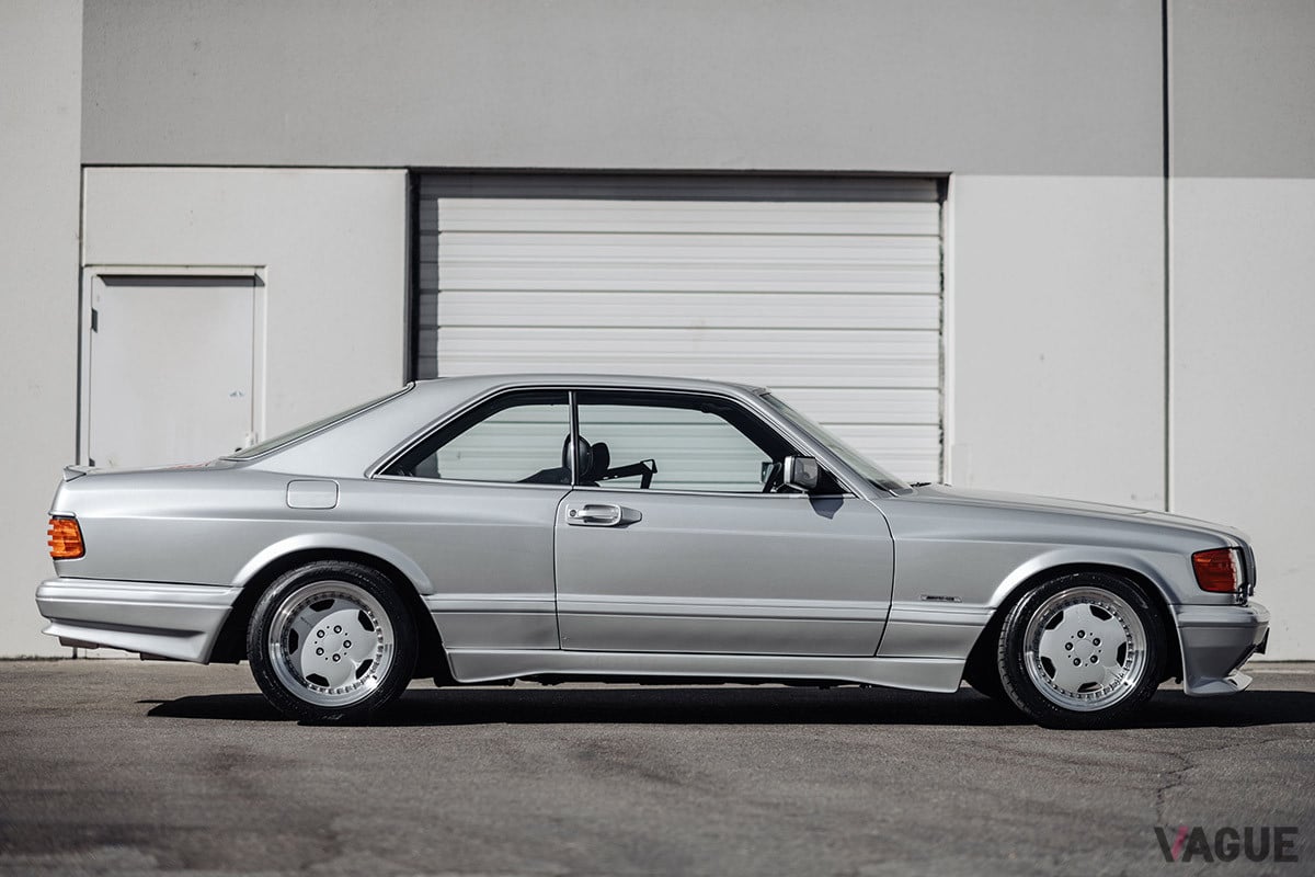 約2090万円で落札されたメルセデス・ベンツ「560 SEC AMG 6.0 ワイドボディ」（C）2020 RM Sothebys